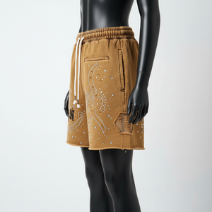 Shorts de Mujer en Felpa de Algodón y Poliéster con Lavado Ácido, 320 GSM, Color Marrón Camel Premium, Estilo Urbano, Logotipo con Transferencia Térmica de Pedrería - Product Image 3