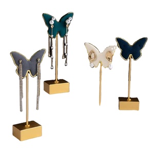 Meilleure qualité élégant métal bijoux support organisateur forte demande quantité en vrac pour boucles d'oreilles bagues colliers conteneur de stockage - Product Image 1