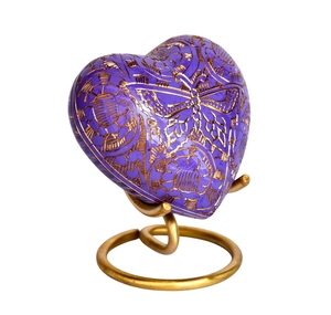 Urne funéraire artisanale en émail rouge en forme de cœur pour cendres – Mini souvenir funéraire avec rose décorative et support de présentation argenté - Product Image 6