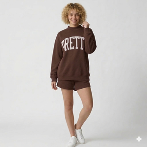 Ensemble col roulé et short pour femme, inspiré du style minimaliste des influenceuses, avec un look épuré et décontracté - Product Image 1