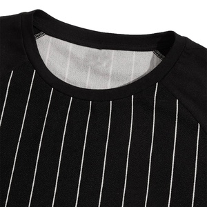 Camiseta lisa de cuello redondo para hombre, camisa deportiva de poliéster de manga corta, negra, a rayas, con estampado personalizado, OEM - Product Image 4