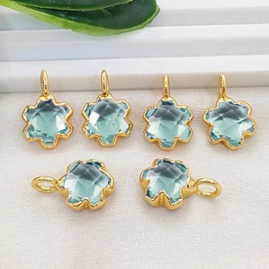 จี้รูปโคลเวอร์ประดับพลอยอะความารีนชุบทอง - Product Image 1