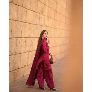 Magnifiques robes de soirée haut-bas avec dupatta pour les fêtes - Product Image 5