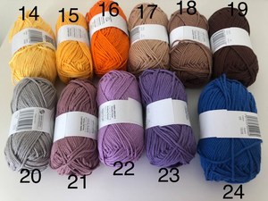 Sous-verres en feutre non tissé faits main avec fleurs au crochet, à coudre, taille personnalisée, dessous de pot en peluche à motif floral, décoration d'intérieur, protection pour tasses et mugs - Product Image 3