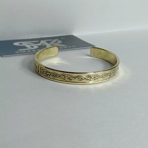 Elegante Brazalete de Latón Grabado, Ajustable, Hecho a Mano, con Patrón Tradicional, Unisex, Ligero, para Uso Diario o Festivo - Product Image 2