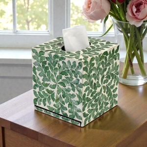 Cubierta para pañuelos de papel con diseño de flor blanca y concha de nácar, decorativa. - Product Image 3