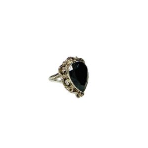 Bague unisexe Krittika Jewelers en argent sterling 925 avec pierre précieuse taille poire, onyx noir naturel, design floral tendance, sertissage clos - Product Image 2