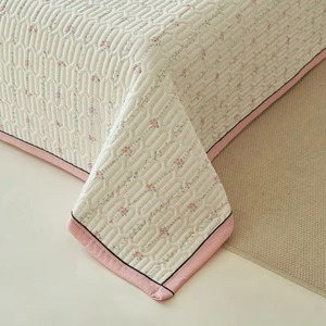 Parure de lit de luxe en velours ultra-doux, style moderne, couette matelassée légère, couvre-lit, 300 fils/cm² - Product Image 2