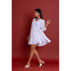 Vestido Mini Clásico Blanco con Ojales, Elegante y Ecológico para Fiestas, Cintura Natural, Prenda Femenina Atemporal para Días Soleados - Product Image 2