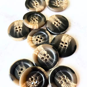 Boutons en corne de buffle noir de haute qualité avec nuance blanche naturelle Décoratifs uniques d'Inde - Product Image 4