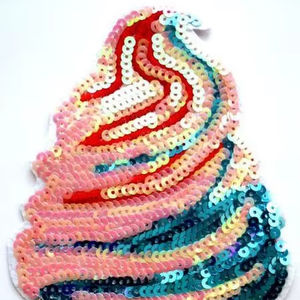 Porte-clés fait main perlé avec lettrage personnalisé CIAO BELLA, accessoire de mode classique de luxe, breloque de sangle, écologique et léger - Product Image 1