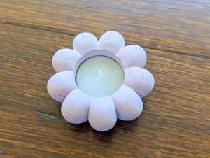 Elegant Resin Flower Embedded T Light Holder for Romantic Dinner, Bedroom, and Wedding <b>Decoration</b> - Product Image 4