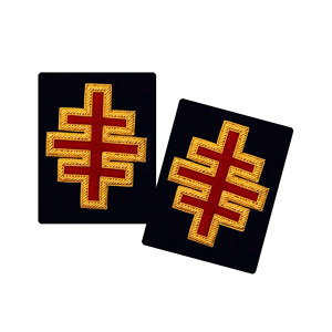 Insigne doré pour manches de manteau de cérémonie des Chevaliers Templiers, Grand Encampement |   Badge des Templiers de haute qualité - Product Image 1