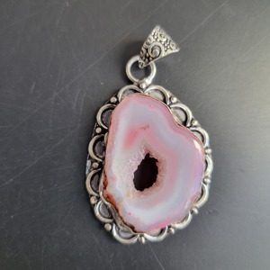 Colgantes de Ágata Druzy de Piedras Preciosas Naturales de Última Tendencia, Collar de Regalo, Colgante de Cristal Geodas de Calidad Premium, Regalo de Proveedor Mayorista - Product Image 5