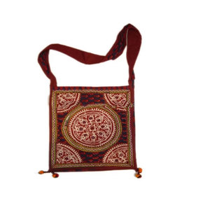 Sac à bandoulière tressé fait main pour femme – Sac à main artisanal élégant de style bohème pour le voyage et le shopping - Product Image 1
