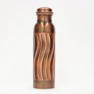 Bouteille en cuivre de haute qualité au fini antique - Nouveau design avec revêtement laqué brillant, capacité 500 ml, bouteille d'eau en métal - Product Image 4