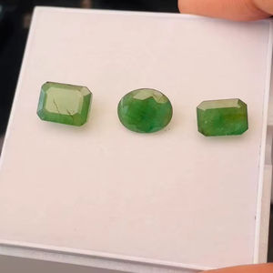 มรกตธรรมชาติจากแซมเบีย 3 เม็ด น้ำหนัก 12.04 กะรัต คุณภาพดี พร้อมความเงางามและสีเขียวสวยงาม ขัดเงาอย่างสมบูรณ์แบบ เหมาะสำหรับทำเครื่องประดับ - Product Image 2