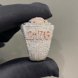 Anillo de Hombre Personalizado con Letras Engastadas en Racimo, Plata de Ley 925 con Baño de Rodio, Moissanita VVS Auténtica, Estilo Campeón Rapper Hip Hop - Product Image 2