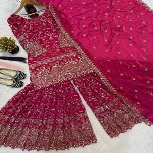 Conjunto de Kurta Sharara de Seda para Mujer VASTRA COTTAGE con Dupatta, Bordado de Lentejuelas, Traje Étnico para Fiesta - Product Image 1