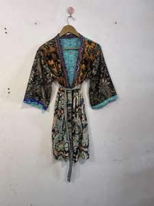 Kimono court patchwork bohème en polyester et soie à imprimé floral - Robe de bain kimono pour femme, idéale pour les fêtes estivales à la plage - Product Image 5