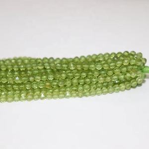 Vente en gros de perles rondes à facettes en péridot naturel de 3.5mm 14 pouces de long pour la fabrication de bijoux boules rondes - Product Image 1