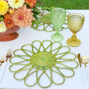 Assiettes de présentation en rotin à prix abordable, sets de table bohèmes en rotin, OEM accepté, vente chaude, sets de table et assiettes de présentation en osier du Vietnam - Product Image 2