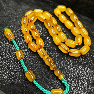 Tasbih élégant en résine noire et transparente, fait main, écologique et luxueux - Product Image 1
