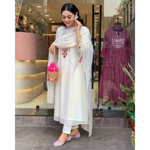 Parte superior e inferior de diseñador con Dupatta para ropa de fiesta Talla XL - Product Image 2