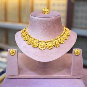 Elegante Juego de Collar y Pendientes de Oro de 24 Quilates, Diseño Intrincado en Forma de Pera Vintage, para Bodas, Aniversarios y Fiestas, Joyería de Aleación - Product Image 3