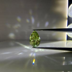 เพชรทรงลูกแพร์สีเขียวสดใส 1 กะรัต คุณภาพ VS1 ได้รับการรับรองจาก IGI เพชรเพาะเลี้ยงแบบปล่อย - Product Image 5