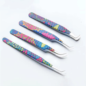 Pinzas de Precisión para Pestañas de Acero Inoxidable con Punta Suave y Mango con Patrones Coloridos, Herramienta de Belleza para Extensión de Pestañas y Modelado de Cejas - Product Image 3