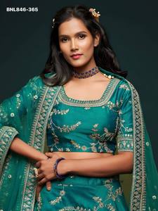 Conjunto de lehenga semisellado de seda artística con patrón de hojas bordadas, corte en A, color verde azulado, para uso ocasional, a precio mayorista, de exportador indio. - Product Image 5