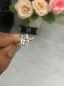 Bague de fiançailles solitaire en diamant de laboratoire taille radiant certifié IGI, vente en gros - Product Image 1