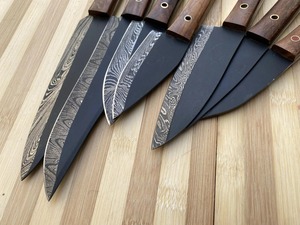 Ensemble de 7 couteaux en acier Damas faits à la main, meilleur ensemble de couteaux de cuisine, ensemble de couteaux de chef professionnels avec étui et fourreau - Product Image 2