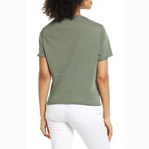 Camiseta de cuello redondo para mujer personalizada con bordes rizados y ajuste relajado - Product Image 2