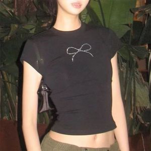 T-shirt court à manches courtes noir pour femme, coupe ajustée, col rond, jersey, vêtement décontracté, 100% coton, respirant, couleur unie, toutes saisons - Product Image 1