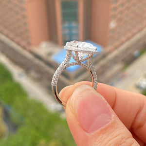 Bague élégante en diamant Moissanite VVS, bijoux de fiançailles haut de gamme pour mariage, promesse, anniversaire et événements spéciaux - Product Image 1