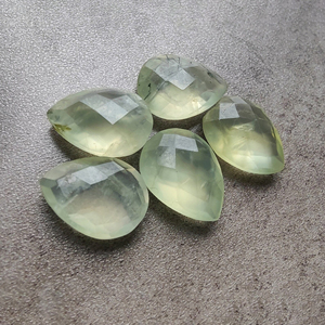 Piedra Preciosa Natural de Prehnita, Corte Briolette, Forma de Pera, Calibrada, Tamaños Personalizados Disponibles - Product Image 2