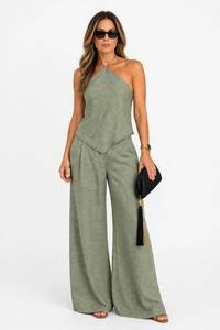 Conjunto de 2 Piezas para Mujer, Top Halter Asimétrico y Pantalones Anchos con Remaches, Color Verde Salvia Sólido, Atuendo Elegante de Verano - Product Image 3