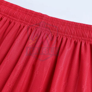 Nuevo Uniforme de Baloncesto Transpirable y Elegante con Colores Personalizados, Diseños Únicos, Malla de Poliéster para la Identidad y el Rendimiento del Equipo - Product Image 6