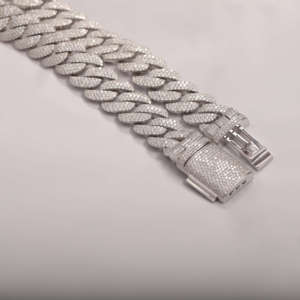 Cadena de eslabones cubanos de plata de ley 925 con moissanita de 20 pulgadas y 18 mm, corte redondo, pavé completo, estilo hip hop, cadena tipo curb con incrustaciones. - Product Image 3