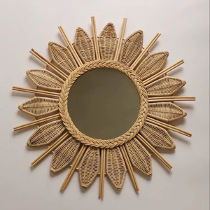 Miroir mural en rotin rustique cadre rectangulaire parfait pour les intérieurs vintage des maisons traditionnelles et les cuisines de ferme - Product Image 1