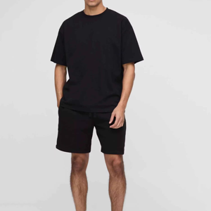 เสื้อยืดโอเวอร์ไซส์สีดำล้วนคุณภาพสูงสำหรับผู้ชาย ชุดกางเกงขาสั้น สตรีทแวร์มินิมอล ชุดลำลองผ้าฝ้ายสำหรับฤดูร้อน ชุดเข้าชุด - Product Image 3