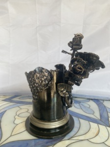 Vase en alliage de zinc nickelé noir avec motif de rose, thème floral, décoration d'intérieur, artisanat en métal - Product Image 2