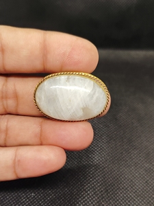 จี้หินมูนสโตนแบบร่อง คุณภาพสูง ราคาขายส่ง จี้หินมูนสโตนแบบร้อยเชือกมาคราเม่ คริสตัล - Product Image 4