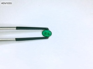 Esmeralda Zambiana 100% Natural de Grado 3A, Ovalada, 0.67ct, Gema Suelta, Hermoso Color Verde, para Joyería y Collares - Product Image 2