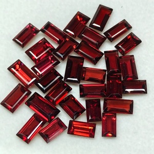 Pierre précieuse grenat du Mozambique taille émeraude, naturelle authentique, pierre de grenat taillée à facettes pour bagues, colliers, boucles d'oreilles, vente en gros - Product Image 1