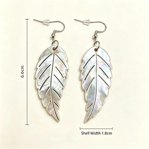 Pendientes con Forma de Hoja, Hechos a Mano, Joyería Artesanal Natural para Fiestas y Bodas, por Curio Craft - Product Image 3