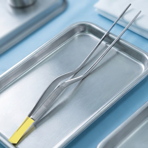 Forceps chirurgical incurvé de 19 cm en acier inoxydable avec pointes dentelées - Product Image 4