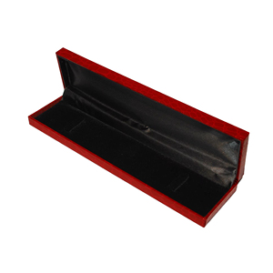 กล่องใส่สร้อยข้อมือทรงสี่เหลี่ยมผืนผ้าลายหนังจระเข้ ด้านในบุผ้ากำมะหยี่ 220x56x25 มม. - Product Image 1